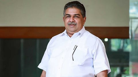 സജി ചെറിയാന് വീണ്ടും രാജിവെക്കേണ്ടതില്ല; തുടരന്വേഷണം നടക്കട്ടെയെന്ന് സിപിഎം