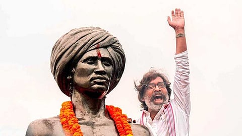 ഗോത്രഭൂമിയില് 'ഹേമന്തം'; ജാർഖണ്ഡില് ഭരണം തുടരാന് ജെഎംഎം, കരുത്ത് കാട്ടി ഇന്ത്യാ മുന്നണി