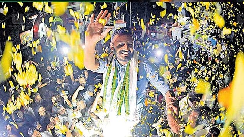 പാലക്കാട് ജയിച്ചത് സരിന് പറഞ്ഞ 'കോക്കസ്'; അപ്രതീക്ഷിത പ്രഹരത്തിന്റെ നടുക്കത്തില് ബിജെപി