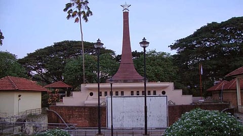 പുഷ്പനില്ലാത്ത ആദ്യ രക്തസാക്ഷി ദിനം; കൂത്തുപറമ്പിലെ മുറിവുണങ്ങാത്ത ഓർമകൾക്ക് 30 വയസ്