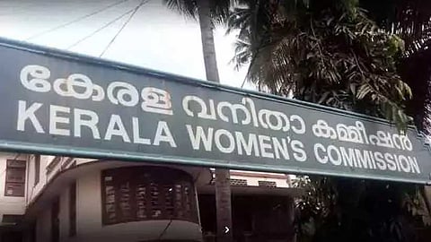 ഇനി 'വീട്ടമ്മ' വിളി വേണ്ട; ലിംഗ വിവേചനപരമായ മാധ്യമഭാഷയില് മാറ്റം വരുത്തണമെന്ന ശുപാർശയുമായി വനിത കമ്മീഷന്