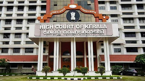 ഹേമ കമ്മിറ്റി റിപ്പോർട്ടുമായി ബന്ധപ്പെട്ട കേസുകൾ ഹൈക്കോടതി ഇന്ന് പരിഗണിക്കും