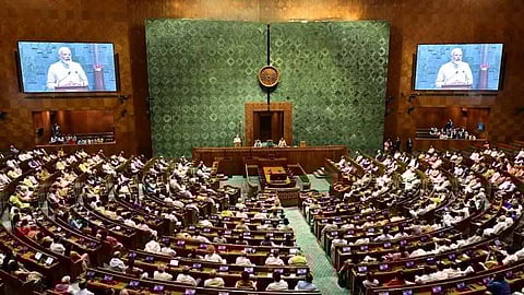 അദാനി വിഷയത്തിൽ ചർച്ച ആവശ്യപ്പെടാനൊരുങ്ങി കോൺഗ്രസ്; വഖഫ് ഭേദഗതി ബില്ലിൽ അടിയന്തര യോഗം വിളിച്ച് JPC അധ്യക്ഷൻ , പാർലമെന്റ് സമ്മേളനം ഇന്നും തുടരും