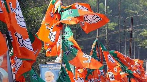 ബിജെപിയിൽ ആഭ്യന്തര കലഹം; പാർട്ടിയിൽ കോൺഗ്രസ് സെൽ പ്രവർത്തിക്കുന്നെന്ന് മുന്നറിയിപ്പ് നൽകി കേന്ദ്ര നേതൃത്വം