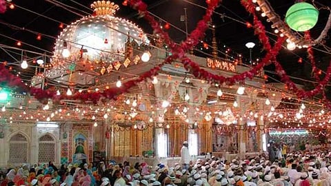 സംഭൽ മോഡൽ അജ്മീറിലും; പള്ളിക്ക് താഴെ ശിവക്ഷേത്രമുണ്ടെന്ന ഹർജിയിൽ കേന്ദ്ര സർക്കാരിന് നോട്ടീസയച്ച് അജ്മീർ കോടതി