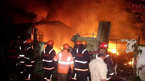 എറണാകുളത്തെ ആക്രിക്കടയിലെ തീപിടിത്തം: ഫയര് ആക്ട് പ്രകാരം കേസെടുത്ത് പൊലീസ്