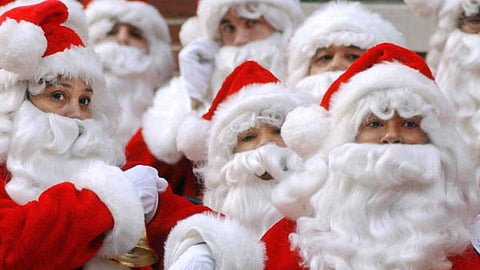 ക്രിസ്തുമസ് പാപ്പയാകാൻ ആളില്ലേ? വിഷമിക്കേണ്ട പ്രൊഫഷണല് സാന്റായെ വാടകയ്ക്ക് കിട്ടും!