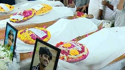 ആലപ്പുഴ വാഹനാപകടം: ഓർമകൾ ബാക്കിയാക്കി അവർ യാത്രയായി; വണ്ടാനം മെഡിക്കൽ കോളേജിലെ പൊതുദർശനം അവസാനിച്ചു