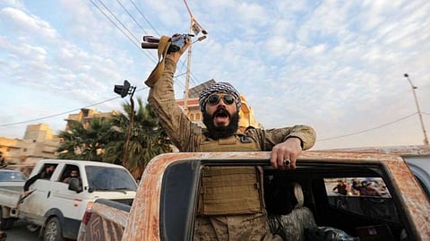 സിറിയന് ആഭ്യന്തര സംഘര്ഷം: ഹോംസും പിടിച്ചടക്കുന്നു; ദമാസ്കസ് ലക്ഷ്യമാക്കി വിമതര്