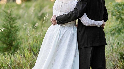 14 പേരക്കുട്ടികളും അവരുടെ 14 മക്കളും സാക്ഷികള്; 50 വര്ഷത്തിനു ശേഷം വീണ്ടും ദാമ്പത്യത്തിലേക്ക്