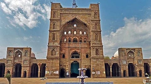 യുപിയിലെ അടാല മസ്ജിദിന് മേൽ അവകാശവാദം; ഹർജി സമർപ്പിച്ച് ഹിന്ദു സംഘടന