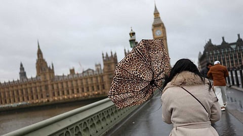 ബ്രിട്ടനിൽ ആഞ്ഞടിച്ച് ദറാഗ് കൊടുങ്കാറ്റ്; മണിക്കൂറിൽ 90 മൈൽ വേഗം, രണ്ട് മരണം