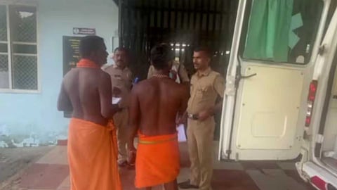 ശബരിമല തീർത്ഥാടകർക്ക് നേരെ കാർ പാഞ്ഞുകയറി അപകടം; മൂന്ന് പേർക്ക് പരുക്ക്