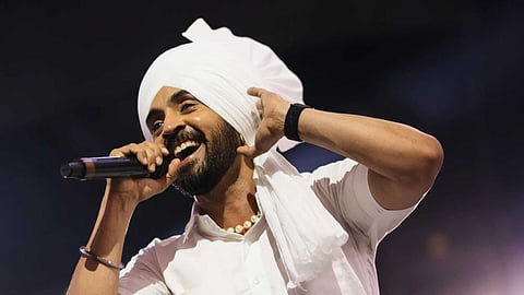 ഗായകൻ ദിൽജിത് ദൊസഞ്ജിനെതിരെ ഹിന്ദു സംഘടനകള്; സംഗീത പരിപാടിയിൽ മദ്യവും മാംസവുമെന്ന് ആരോപണം