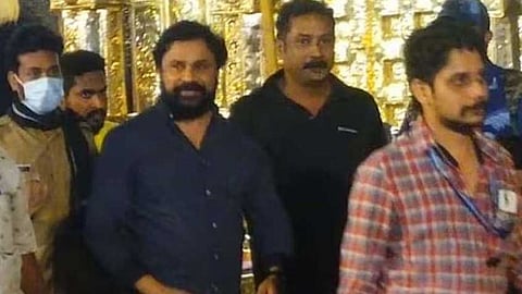 ദിലീപിന്റെ ശബരിമല ദര്ശനം: പൊലീസ് ഒരു സഹായവും ചെയ്തിട്ടില്ലെന്ന് ഹൈക്കോടതിയില് റിപ്പോര്ട്ട് നല്കി സ്പെഷ്യല് പൊലീസ് ഓഫീസര്