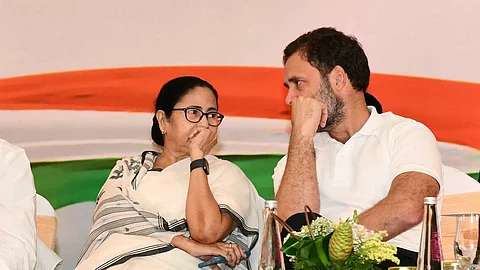 ഇന്ത്യാ മുന്നണിയില് രാഹുല് ഗാന്ധിയുടെ സ്ഥാനത്തിന് ഇളക്കം തട്ടുന്നോ? മമതയെ പിന്തുണച്ച് ലാലു പ്രസാദ് യാദവ്