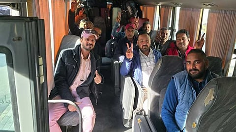 സിറിയയിലെ ആഭ്യന്തര സംഘര്ഷം: 75 ഇന്ത്യക്കാരെ ഒഴിപ്പിച്ചു; കുടുങ്ങിക്കിടക്കുന്നവര് ഇന്ത്യന് എംബസിയുമായി സമ്പര്ക്കം പുലര്ത്താന് നിര്ദേശം