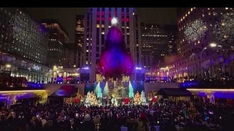 സമ്മാനങ്ങളും, ഭക്ഷ്യവിഭവങ്ങളും നിറയുന്നു;ക്രിസ്മസ് തിരക്കിൽ യൂറോപ്യൻ മാർക്കറ്റുകൾ