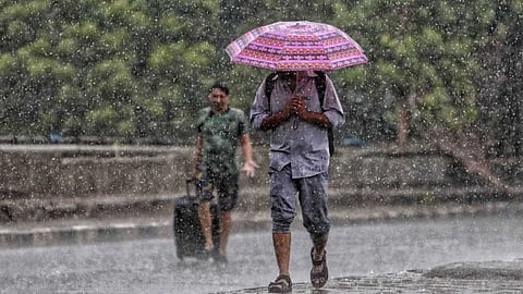 കേരളത്തിൽ മഴ കനക്കും: തിരുവനന്തപുരം, കൊല്ലം, പത്തനംതിട്ട ജില്ലകളിൽ ഇന്ന് ഓറഞ്ച് അലേർട്ട്; മൂന്ന് ജില്ലകൾക്ക് യെല്ലോ അലേർട്ട്