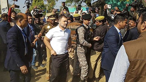 കുടുംബാംഗങ്ങൾ പങ്കുവെച്ച കാര്യങ്ങൾ ഞെട്ടലുണ്ടാക്കി; ഹത്രസ് പെൺകുട്ടിയുടെ കുടുംബത്തെ സന്ദർശിച്ച് രാഹുൽ ഗാന്ധി