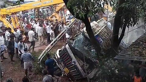 കല്ലടിക്കോട് അപകടം: പിഴവ് പറ്റിയെന്ന് ലോറി ഡ്രൈവർ; മനപൂർവമുള്ള നരഹത്യക്ക് കേസെടുത്ത് പൊലീസ്