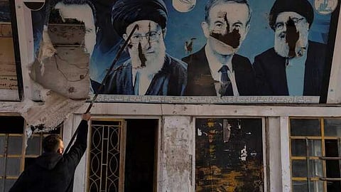 വിമതർ അധികാരമേറ്റെടുത്ത ആഘോഷത്തിൽ സിറിയ; രാജ്യമുപേക്ഷിക്കാനൊരുങ്ങി ന്യൂനപക്ഷങ്ങൾ