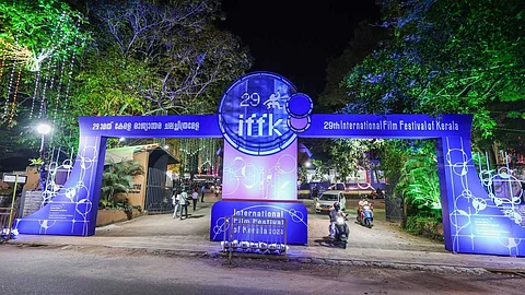 മുതിര്ന്ന നടിമാര്ക്ക് ആദരമായി 'മറക്കില്ലൊരിക്കലും'; നാളെ നിശാഗന്ധിയില്