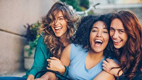 സന്തോഷം മുഖ്യം ബിഗിലേ! സിംഗിൾ സ്ത്രീകൾ പുരുഷന്മാരേക്കാൾ സന്തുഷ്ടരെന്ന് പഠനം