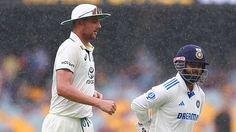 ഗാബയിലും ബാറ്റിങ് തകർച്ച; ഇന്ത്യ 51/4 എന്ന നിലയിൽ, ഇക്കുറി രക്ഷകനായി മഴ!