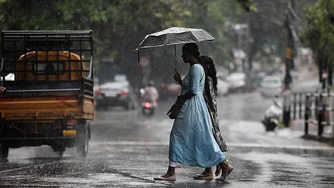 ബംഗാൾ ഉൾക്കടലിൽ ന്യൂനമർദം; സംസ്ഥാനത്ത് അടുത്ത അഞ്ചുദിവസം മഴ സാധ്യത പ്രവചിച്ച് കാലവസ്ഥാ വകുപ്പ്