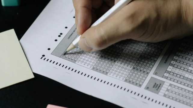 മധ്യപ്രദേശ് ഗവൺമെൻ്റ് റിക്രൂട്ട്മെൻ്റ് പരീക്ഷയിൽ 100ൽ 101 മാർക്ക് നേടി ഉദ്യോഗാർഥി; കൃത്രിമത്വം നടന്നെന്ന് ആരോപണം