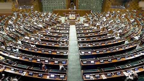 ഒരു രാജ്യം ഒരു തെരഞ്ഞെടുപ്പ് ബിൽ ലോക്സഭയിൽ അവതരിപ്പിച്ചു; ഫെഡറലിസത്തെ തകർക്കുന്ന ബില്ലെന്ന് പ്രതിപക്ഷം, ജെപിസിക്ക് വിട്ടു