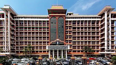 ദുരന്തമുഖത്തെ രക്ഷാപ്രവർത്തനത്തിന് പണം ആവശ്യപ്പെട്ടു; കേന്ദ്ര സർക്കാരിനെ വിമർശിച്ച് ഹൈക്കോടതി