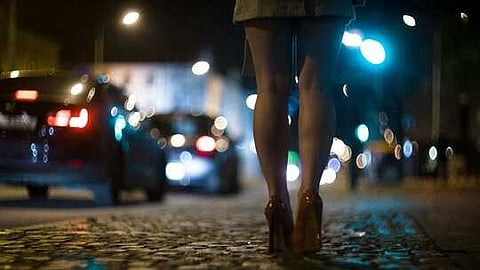 സാമ്പത്തിക തകർച്ചയിലേക്ക് കൂപ്പുകുത്തി മ്യാൻമർ; ലൈംഗികവൃത്തിയിൽ നിന്ന് ഉപജീവനം കണ്ടെത്താൻ നിർബന്ധിതരായി സ്ത്രീകൾ