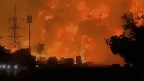 ജയ്പൂരിൽ ട്രക്കും എൽപിജി ടാങ്കറും കൂട്ടിയിടിച്ച് വൻ തീപിടുത്തം; 11 പേർക്ക് ദാരുണാന്ത്യം