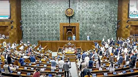 അംബേദ്കറും, മണിപ്പൂരും ഉൾപ്പെടെ തർക്കവിഷയങ്ങൾ, കയ്യാങ്കളി, പ്രതിഷേധം; അസാധാരണ സംഭവങ്ങൾക്ക് സാക്ഷ്യം വഹിച്ച ശീതകാല സെഷൻ