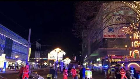 ക്രിസ്തുമസ് മാർക്കറ്റിൽ കാർ പാഞ്ഞുകയറിയ സംഭവം: മരണം അഞ്ചായി, പത്തിലധികം ആളുകൾ ഗുരുതരാവസ്ഥയിൽ