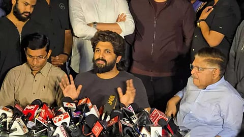 വ്യക്തിഹത്യ നടത്തുന്നു, തെറ്റായ വിവരങ്ങള് പ്രചരിപ്പിക്കുന്നു; പുഷ്പ 2 വിവാദത്തില് വികാരഭരിതനായി അല്ലു അര്ജുന്