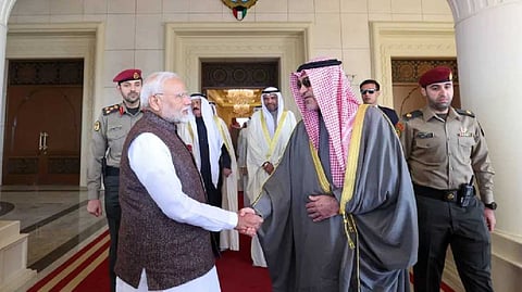 'രണ്ട് രാജ്യങ്ങള് ബന്ധപ്പെട്ടിരിക്കുന്നത് ഹൃദയങ്ങള് കൊണ്ട് കൂടിയാണ്'; കുവൈത്തിലെ ഇന്ത്യൻ ജനതയെ അഭിസംബോധന ചെയ്ത് മോദി