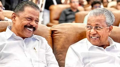 ഭരണത്തിന്റെ തണലിൽ സഖാക്കൾക്ക് മൂല്യച്യുതി; CPM ജില്ലാ സമ്മേളനത്തിൽ മുഖ്യമന്ത്രിയെയും പാർട്ടി സെക്രട്ടറിയെയും വേദിയിലിരുത്തി വിമർശനം