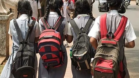 പഠിച്ചില്ല, പരീക്ഷ മാറ്റിവെക്കണം; ഡൽഹിയിൽ സ്കൂളുകളിലേക്ക് ബോംബ് ഭീഷണി സന്ദേശമയച്ചത് വിദ്യാർഥികൾ