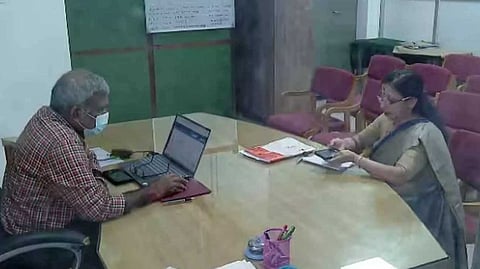 പരിഹാരമാകാതെ കോഴിക്കോട് ഡിഎംഒ സ്ഥാനത്തര്ക്കം; ഡോ. എന് രാജേന്ദ്രന് തുടരാമെന്ന് ഹൈക്കോടതി