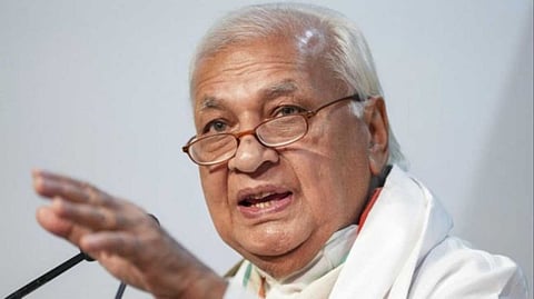 ഗവര്ണര് ആരിഫ് മുഹമ്മദ് ഖാന് നാളെ യാത്രയയപ്പില്ല; റദ്ദാക്കിയത് മന്മോഹന് സിങ്ങിന്റെ വിയോഗത്തിലെ ദുഃഖാചരണത്തെ തുടര്ന്ന്