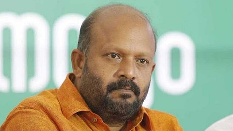 സുരേന്ദ്രനും താനും പരസ്പരം വീട് സന്ദര്ശിച്ചത് സൗഹൃദം; എന്നാല്, മേയറുടെ വീട്ടില് പോയത് നിഷ്കളങ്കമല്ല: വി.എസ്. സുനില് കുമാര്