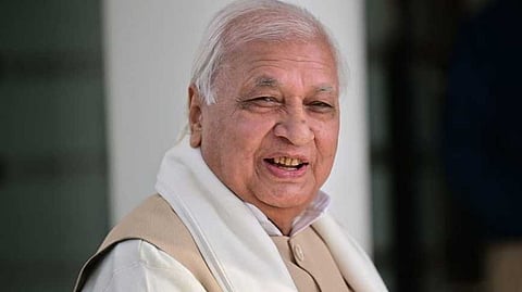 "കേരളത്തിലുള്ളവർക്ക് നല്ലത് വരട്ടെ, എല്ലാവരേയും എന്നും ഓര്ക്കും"; വിട പറഞ്ഞ് ആരിഫ് മുഹമ്മദ് ഖാൻ; പ്രതിഷേധ 'റ്റാറ്റാ' നൽകി SFI