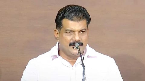 "നിലവിലെ മന്ത്രി ഒരു ഡമ്മി, തോമസ് കെ. തോമസ് മന്ത്രിയായാല് വന നിയമ ഭേദഗതി അംഗീകരിക്കില്ല; പിണറായി മന്ത്രിയെ മാറ്റാത്തത് അതുകൊണ്ട്"