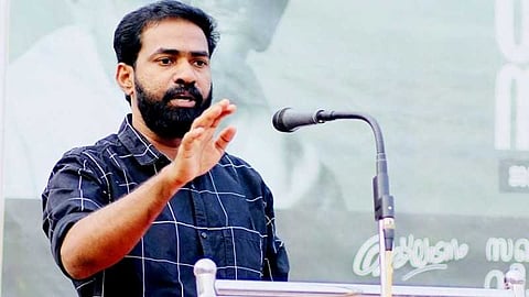 ഐ.സി. ബാലകൃഷ്ണനെതിരെ നടപടിയുണ്ടാവാതിരുന്നത് കെ. സുധാകരനും വി.ഡി. സതീശനും കോഴപ്പണം കൈപ്പറ്റിയതിനാല്: വി.കെ. സനോജ്