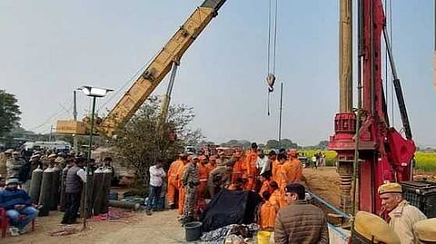 ചേത്ന കുഴൽക്കിണറിൽ വീണിട്ട് എട്ട് ദിവസം; രക്ഷാദൗത്യം പുരോഗമിക്കുന്നു