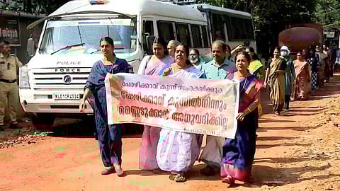 ചേളന്നൂര് പോഴിക്കാവിലെ മണ്ണെടുപ്പ്: സ്ഥലത്ത് പരിശോധന പൂര്ത്തിയായി; റിപ്പോര്ട്ട് കളക്ടര്ക്ക് സമര്പ്പിക്കും