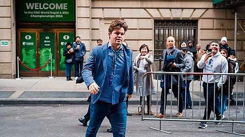 ഇനി ജീന്സും ധരിക്കാം, നിയമത്തില് അയവുവരുത്തി ഫിഡെ; ലോക ബ്ലിറ്റ്സ് ചെസ് ചാംപ്യൻഷിപ്പിലേക്ക് തിരിച്ചെത്തി മാഗ്നസ് കാൾസൺ